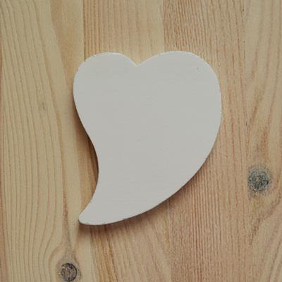 Fehér fa francia szív, mérete: 6x8cm, vastagság: 7mm