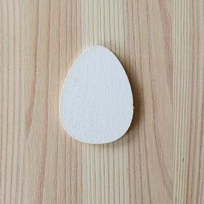 Fehér fa tojás, mérete: 45x60 mm