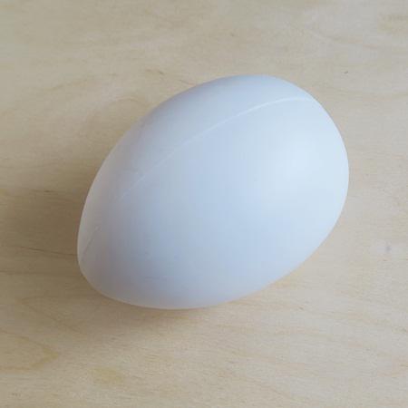 Fehér műanyag tojás, mérete: 12 cm