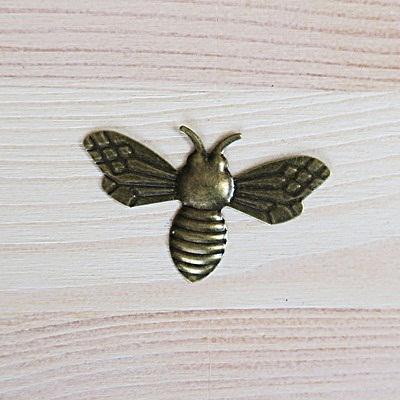 Fém méhecske, mérete: 34x55 mm