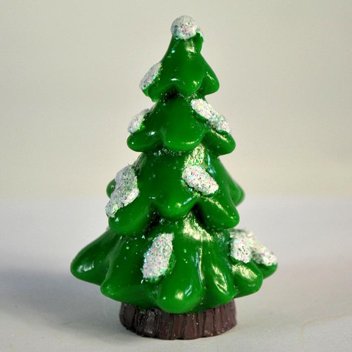 Mini fenyőfa, polyresin. Magassága: 60 mm