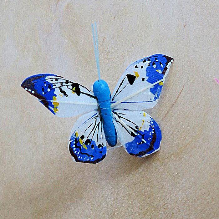 Pillangó (csipeszes), kék. Mérete: 50x25 mm