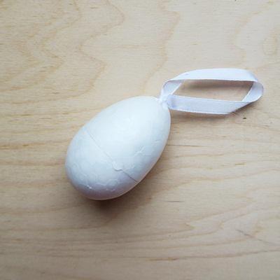 Polisztirol (hungarocell) tojás akasztóval, mérete: 35 x 55 mm