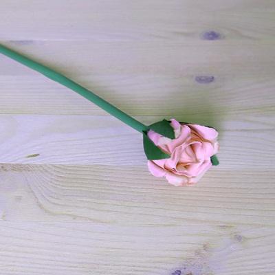 Rózsabimbó, virág átmérője: 35 mm, teljes hossz: 250 mm