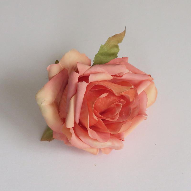 Rózsafej selyemvirág, antik barack. Mérete: 7-8 cm