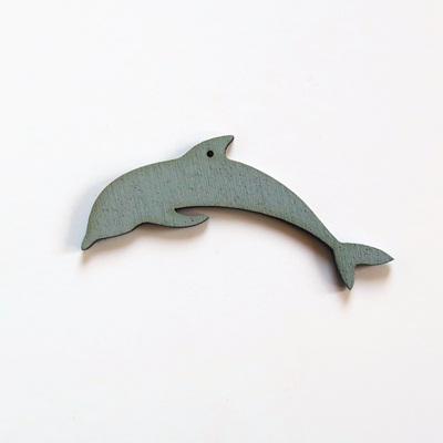 Szürke fa delfin, II. osztályú! Mérete: 6x10,5 cm