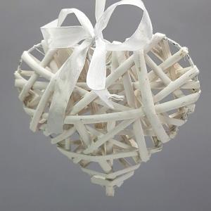 Fehér vessző szív fém vázon, 15 cm