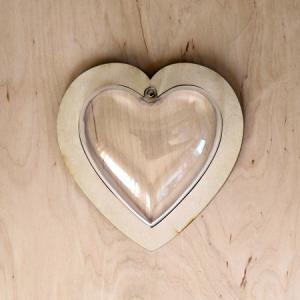 Szív kerettel, akril szív betéttel, mérete: 130x130x3+3 mm