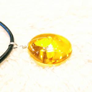 Borostyán medál bőr pánt nyakék Jubilex 378