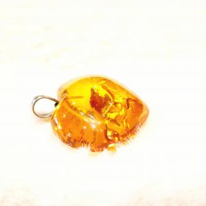 Borostyán medál szív ezüst akasztóval Jubilex     497