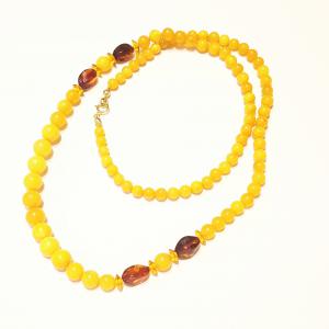Borostyán nyakék gyöngysor sárga opak Jubilex 477