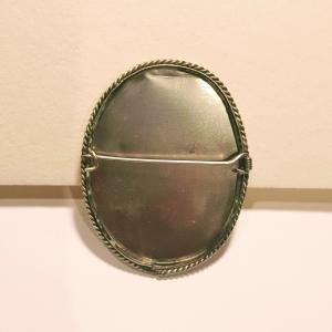 Bross gyöngyházra festett miniatür festmény 611