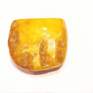 Csiszolt borostyán kő balti  301