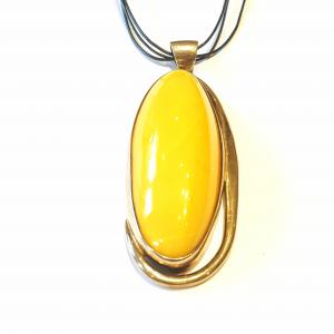 Borostyán medál aranyozott ezüst foglalatban Jubilex 351