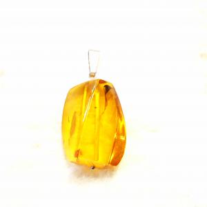 Borostyán medál fazettált  Jubilex 227