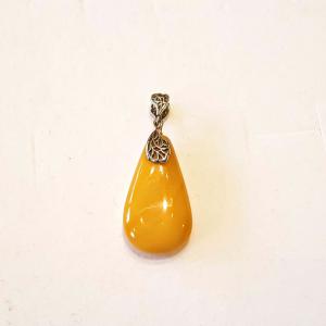 Borostyán medál sárga opak  aranyozott ezüst akasztóval 365