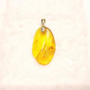 Borostyán medál zárvánnyal ezüst akasztóval Jubilex 434