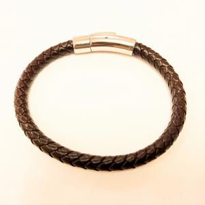 Elegáns bőr férfi karkötő barna (18-23 cm)109