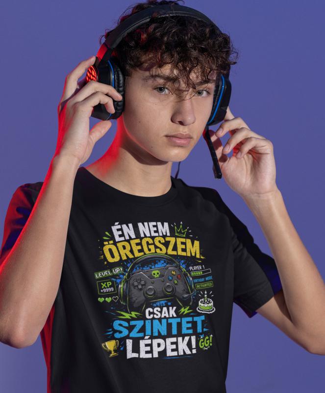 Én nem öregszem - Gamer szülinapi mintás póló