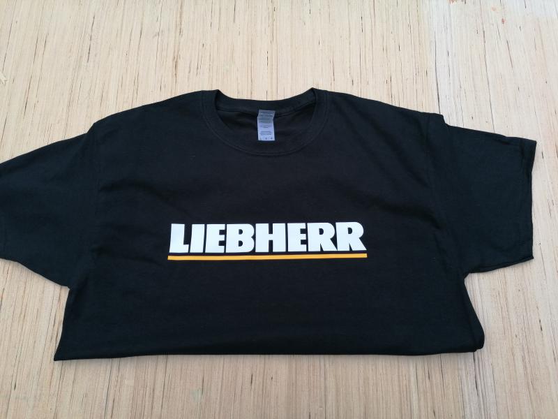 Liebherr mintás póló