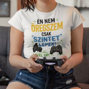 Én nem öregszem- Gamer szülinapi mintás póló