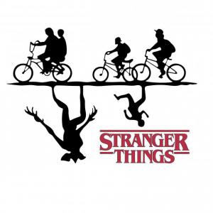 Stanger things mintás póló