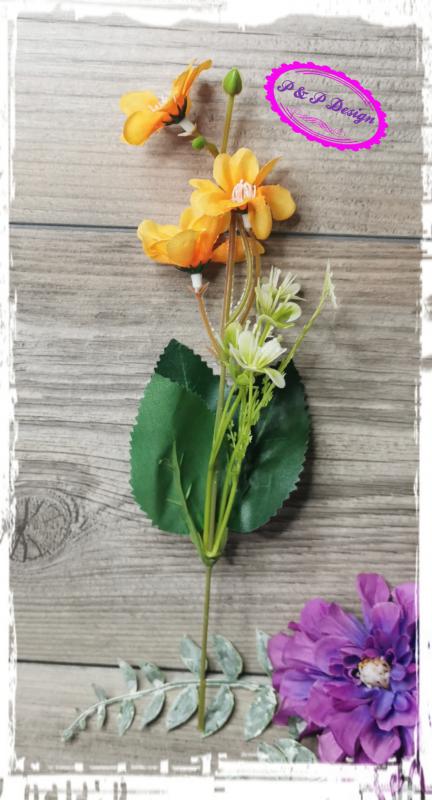 Díszítő művirágos ág, kb. 22 cm magas, kis virágfejek, műzöld kiegészítő, levél - narancssárga