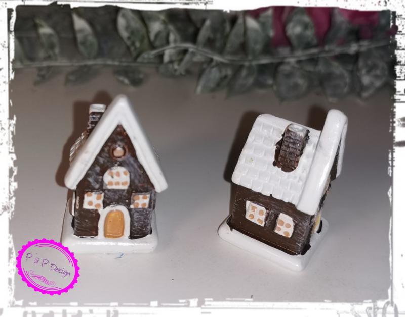 Mini barna házikó kb. 3 cm  - fehér tetős