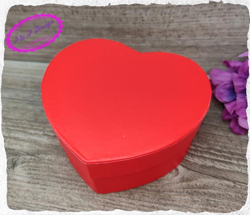 Szív alakú mini papír doboz kb. 11,3*10 cm, 5,2 cm magas - piros