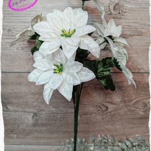 Csokros Mikulásvirág 7 virágfejes, csokor magassága 38 cm, virág fejméret kb. 11-12 cm - krém/fehér