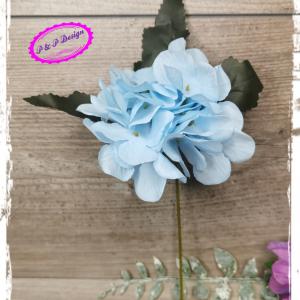Hortenzia szálas virágfej kb. 17 cm magas, kb. 7-8 cm fejméret - világos kék