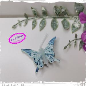 Pillangó dekor kb. 4*4 cm, csipeszes - világos kék