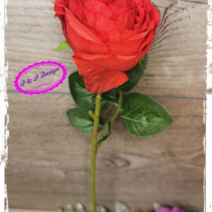 Szálas rózsa virágfej kb. 6 cm fejátmérő, 29 cm magas - piros