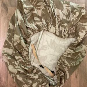 Angol Sivatagi Táskahuzat