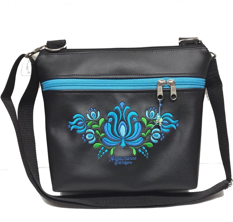 Bella crossbody oldaltáska 28x24cm - Hímzett Matyó mintás Hungarian Folkart28 fekete-türkiz