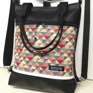 4in1 hátizsák univerzális rohangálós táska színes háromszögek