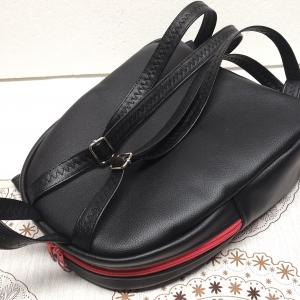 Back Pack S hátizsák - Minnie fekete és piros alapon textilbőr pántokkal 29x24x10