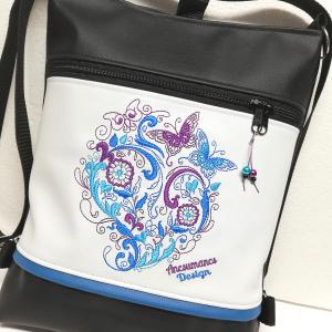 Heart butterfly hímzett 3in1 hátizsák univerzális táska fekete-fehér,kék-lila hímzéssel