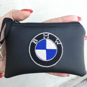 Hímzett BMW logós textilbőr kulcscsomótartó,kulcstartó
