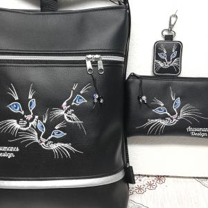 Hímzett kékszemű cicák 3in1 hátizsák,pénztárca,kulcstartó szett