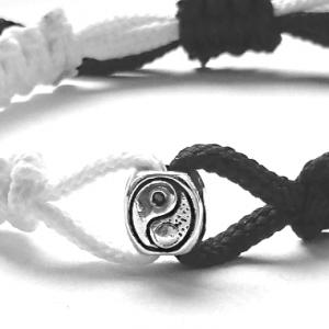 Jin-jang (yin-yang) egyensúly kabala makramé karkötő fekete-fehér