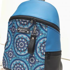 MAXIM BackPack L hátizsák - Mandalák kék fekete alapon textilbőr pántokkal 36x28x16