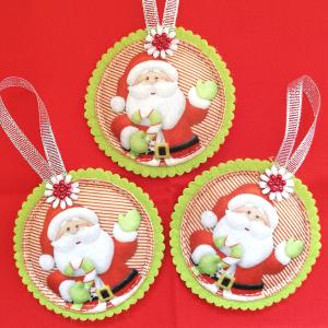 Dekoratív kézműves filc karácsonyfadísz dekoráció - Integető mikulás