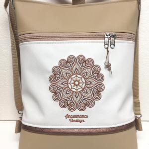 Hímzett mandalás 3in1 hátizsák univerzális táska drapp-fehér(mandala002)