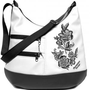 MAXI méretű hímzett sokzsebes textilbőr pakolós táska fekete-fehér