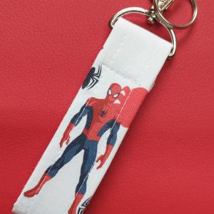 Pókember Spiderman minimal kulcstartó karabinerrel és karikával 002