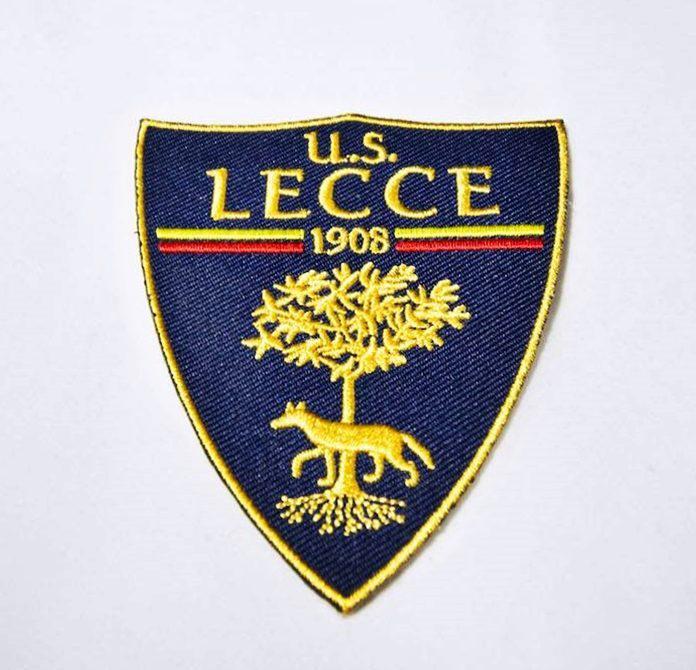 U.S. Lecce Vasalható varrható hímzett felvarró folt 8x6,4cm
