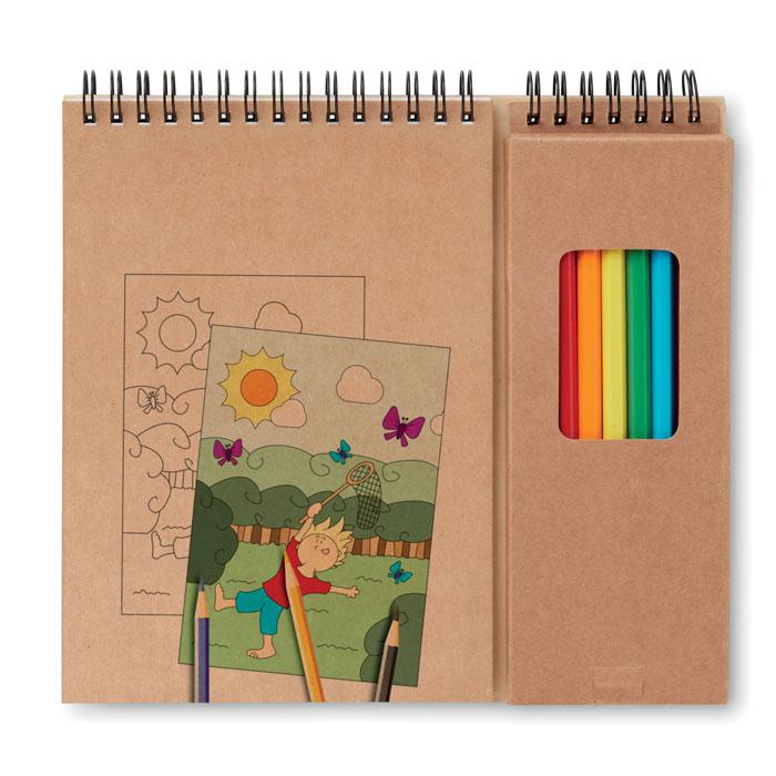 színező könyv, kifestő színesceruzákkal