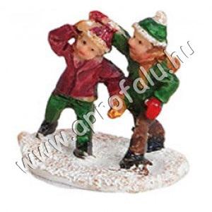 Hógolyózó gyerekek 3 cm