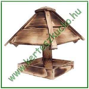 Madáretető fából, sátortetővel